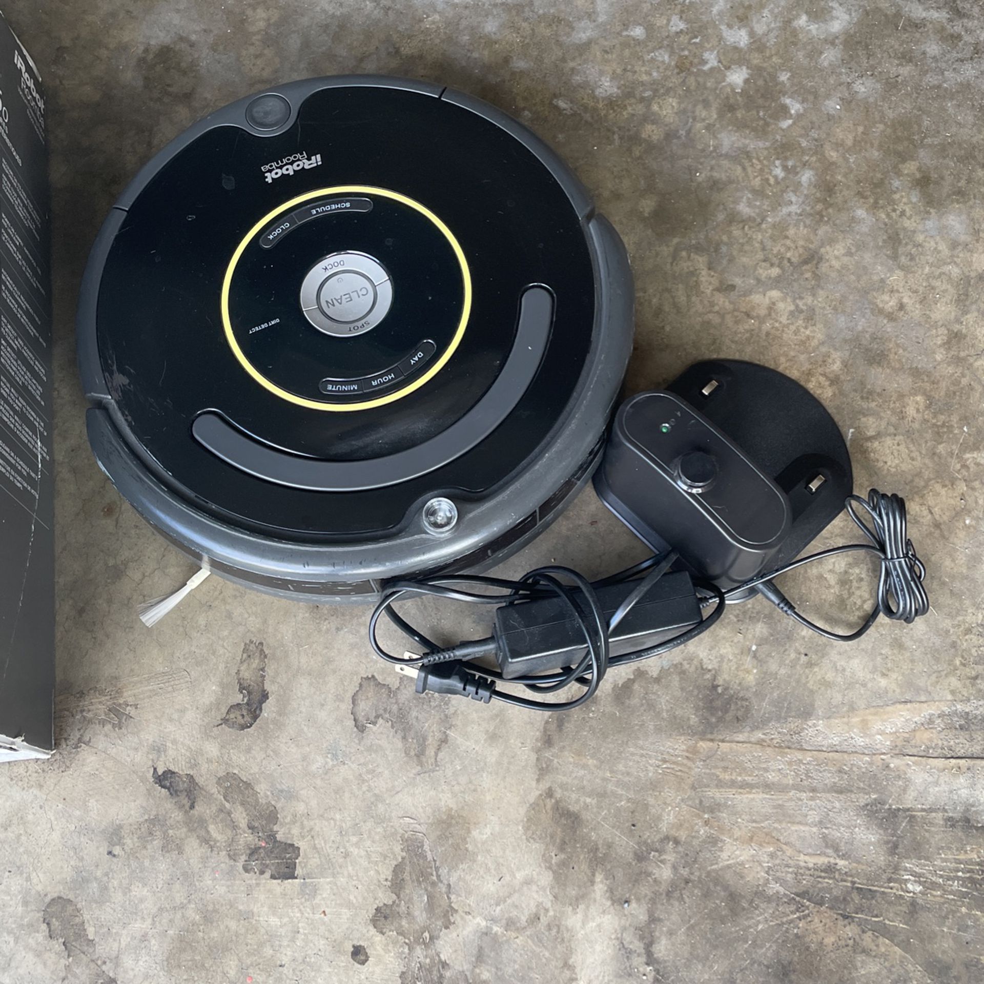 iRobot Roomba 650 - New Battery - Works Great