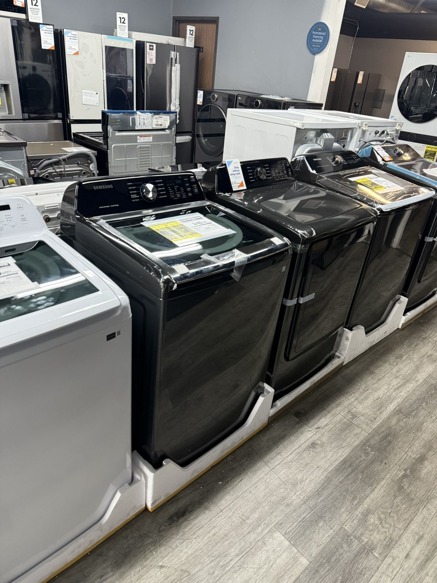 Samsung 4.6 Cu Ft Top Load Washer With Active Wave Agitator & 7.4 Cu Ft Gas Dryer Set In Brushed Black 😍