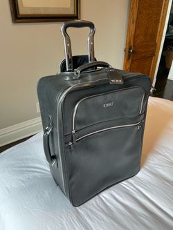 Tumi Luggage - Carry on Suitcase