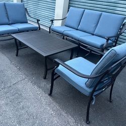 Patio,Outdoor, Furniture, 1 Sofá, 1 Love Seat, 1 Club Chair,new Sunbrella Cushions.