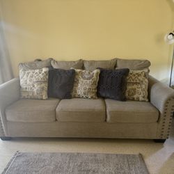 Couch With Queen Pull Out Bed