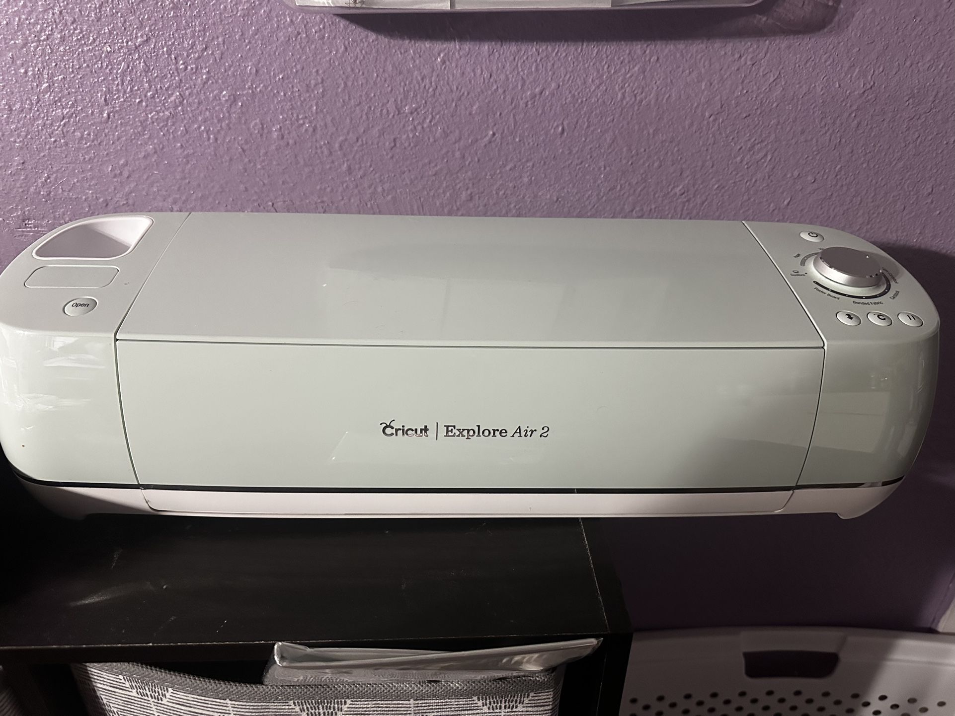 Used very little Cricut Explore Air 2 Machine