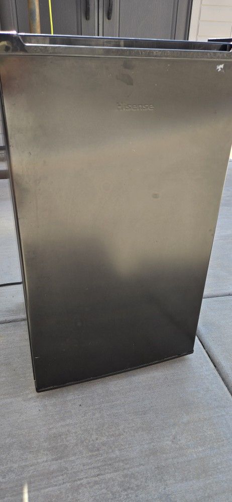 Hisense 4.4 cubic ft Single door Mini Fridge