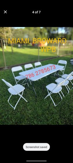 Tables / Chairs