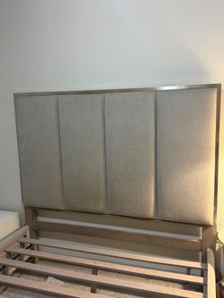 Cama queen. Queen bed set