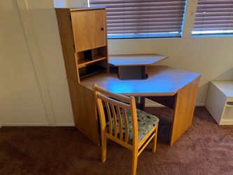 Corner Desk w/ Cabinet plus MINECRAFT Chair