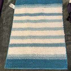 2 Used Bath mats