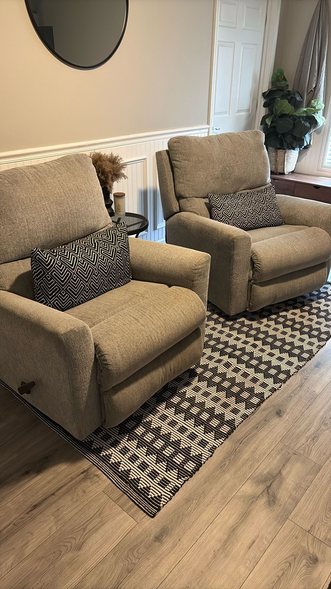 Set Of Recliners 