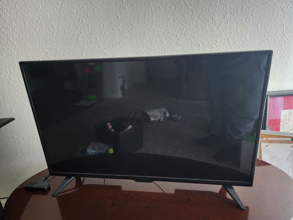 32 Inch Insignia TV 