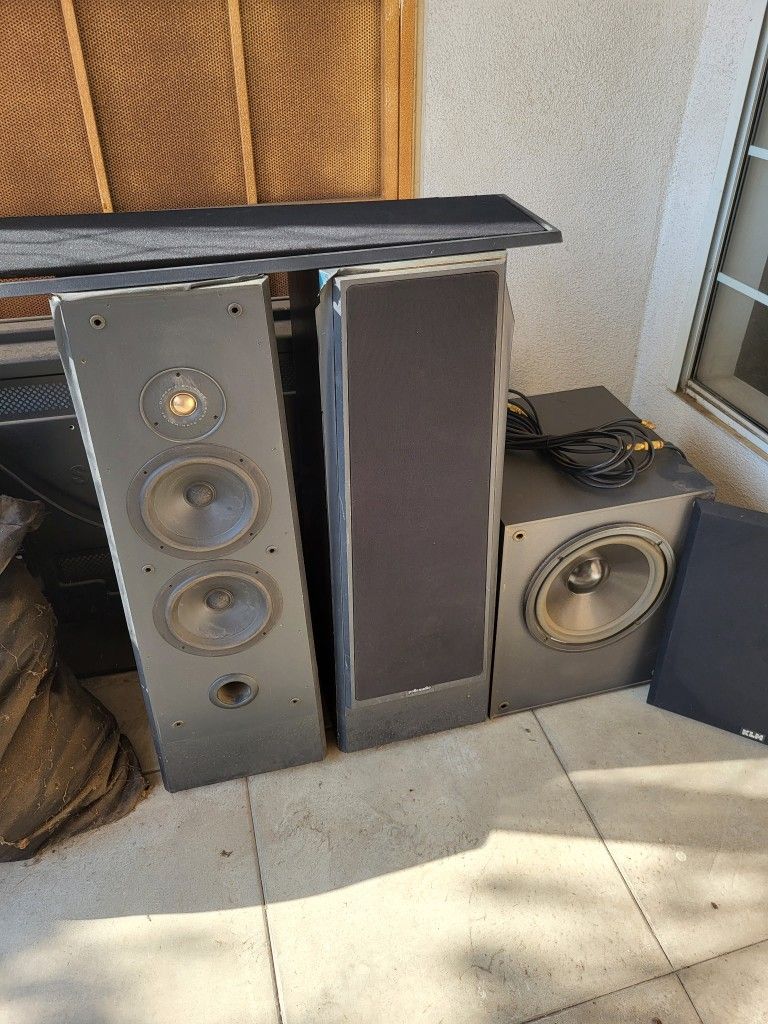 Vintage Polk 3 Way Towers &KLH 10"Subwofer