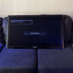 Samsung Flat Screen Tv 38” Mountable