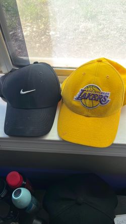 pack of 2 nike hat and lakers hat