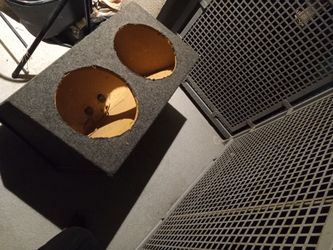 Nice strong subwoofer box for 2 12 inch subs $45.00