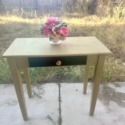 Glam Gold Vanity Makeup Table with Hollywood Lights
