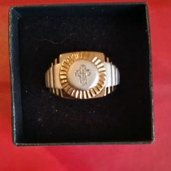 Elegant Gold And Silver Ring 