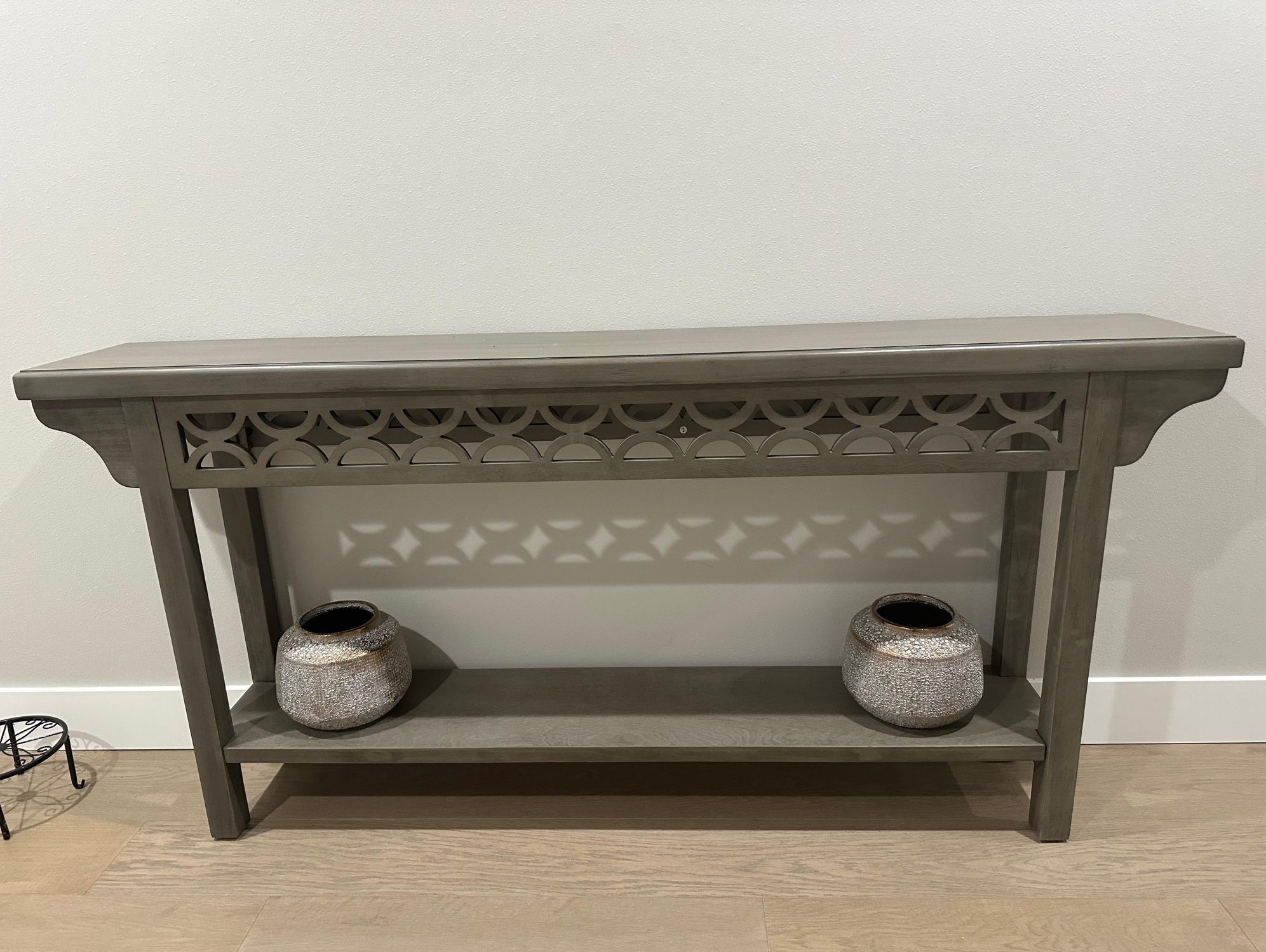 Premium Console Table With Two Decorative Items
