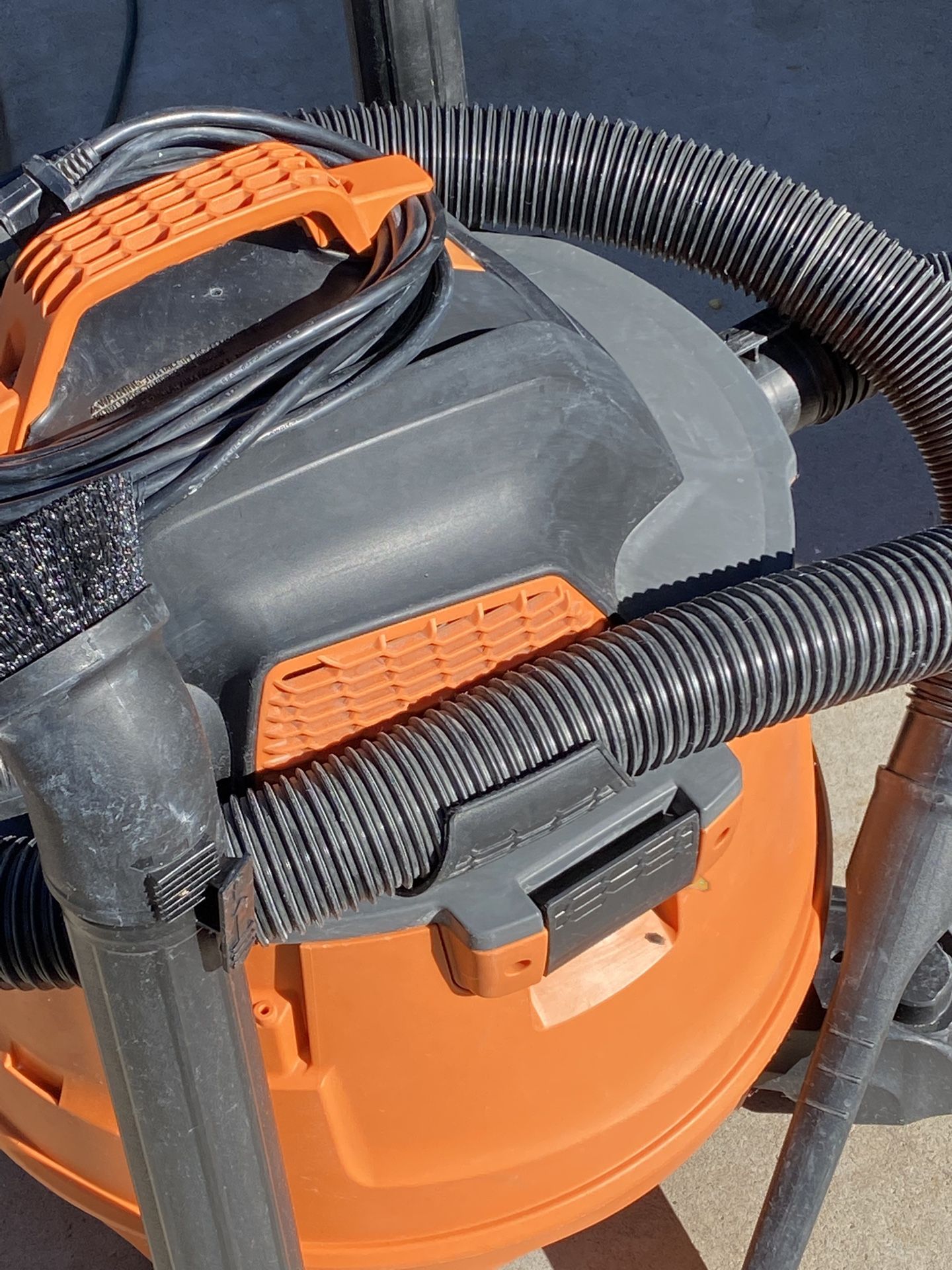 Vacuums Ridgid New Shop Vacuums 6 Gallon 9 Gallon 12 Gallon Mall Have Hoses And Attachments Very Nice In South Scottsdale (101 & E Thomas Rd)