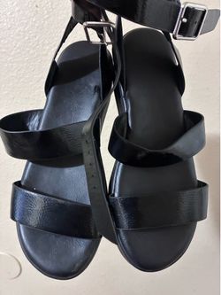 Sandals size 9.5