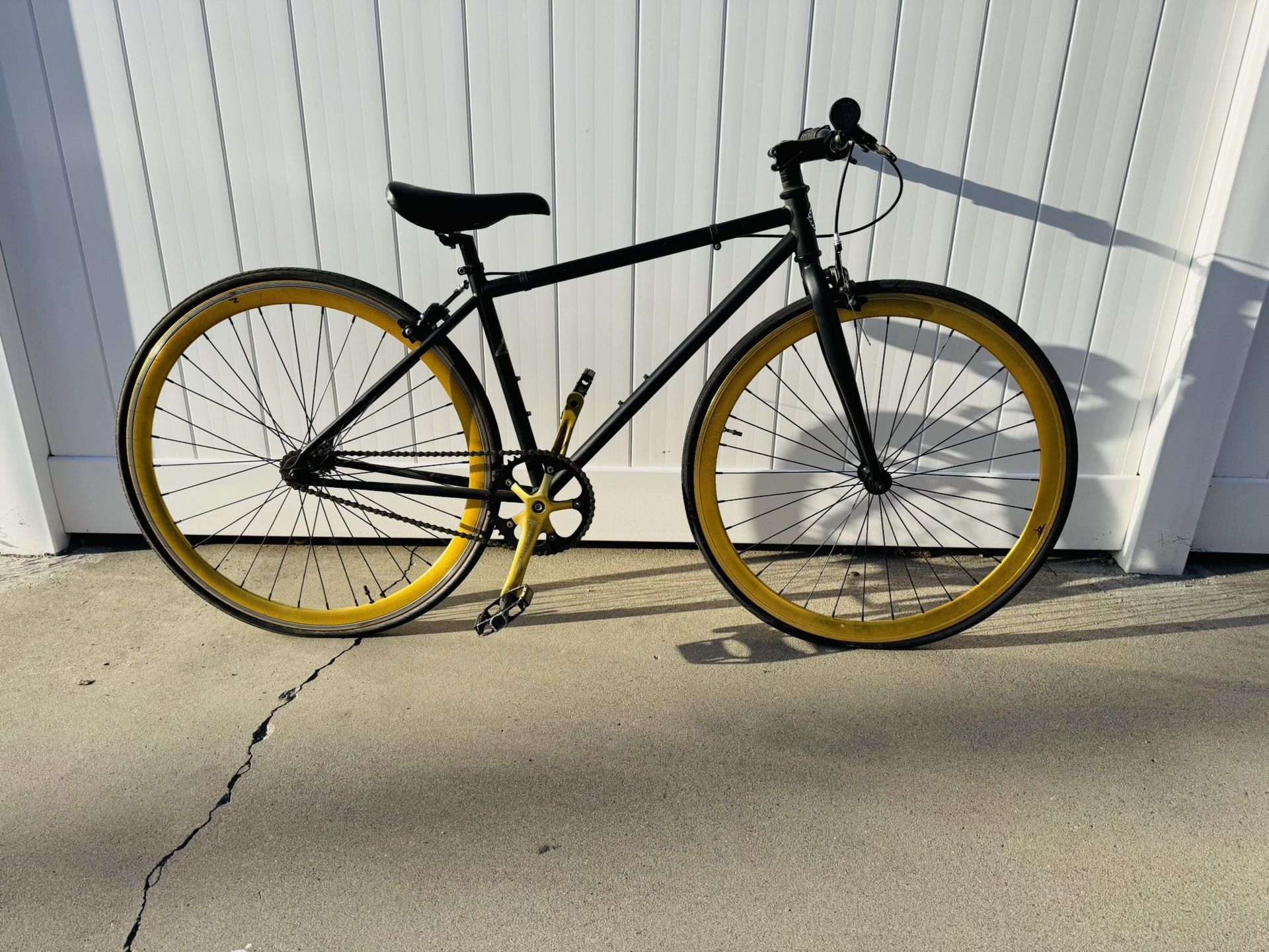 BEAUTIFUL Pure Fix Fixie Bike Black/Gold 24”