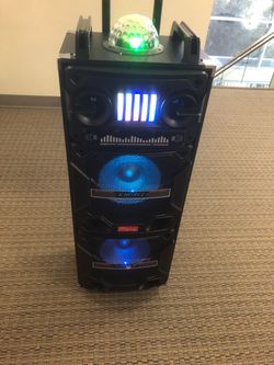 4,000 watt rechargeable Bluetooth speaker/aux/fm/USB and SD port/microphone for karaoke/brand new!!