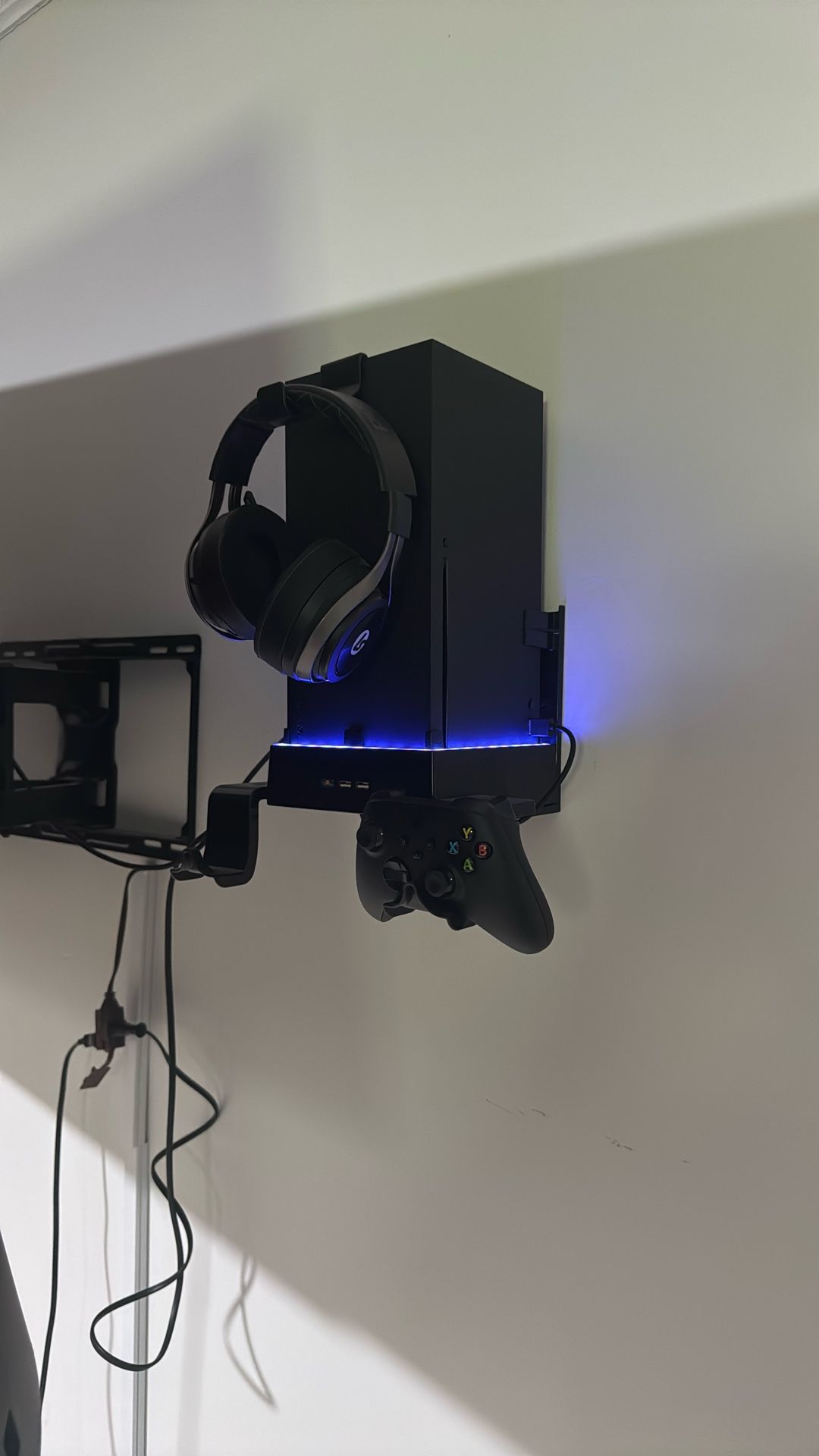 Xbox X, Controller, And Headset W/ Wall Mount