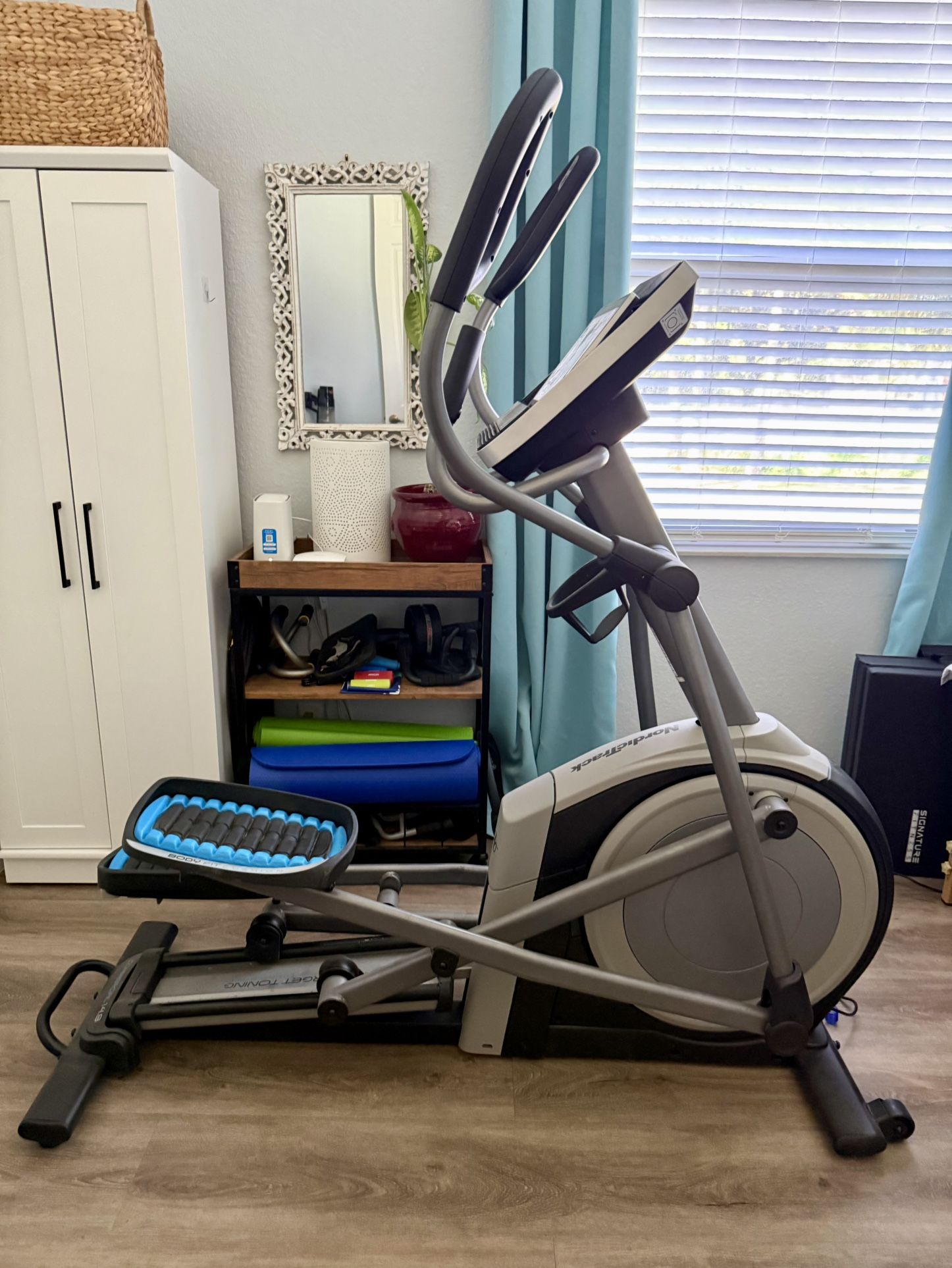 NordicTrack Commercial 14.9 Elliptical – Excellent Condition