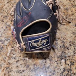 Rawlings R2G Heart Of The Hide, Navy Blue/gold, 11 3/4 Inch