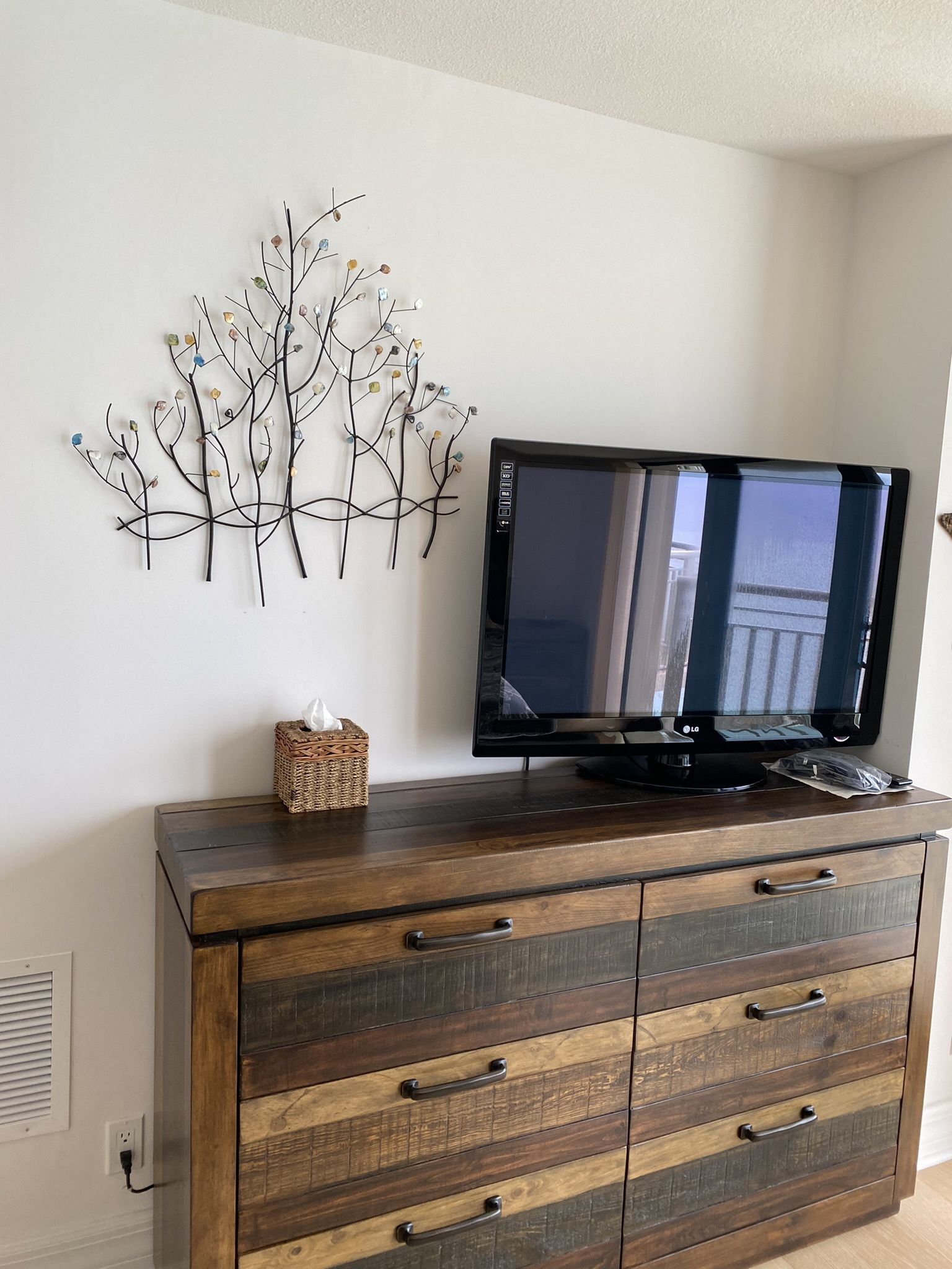 Excellent flat screen HDTV. Widescreen 32”. Remote control. Can be used as computer monitor. Barely used. $79 or best offer. Great bargain.