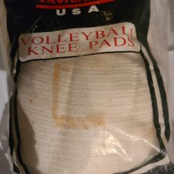 Competition Team Tachikara USA Volleyball Knee Pads. One size fits all.