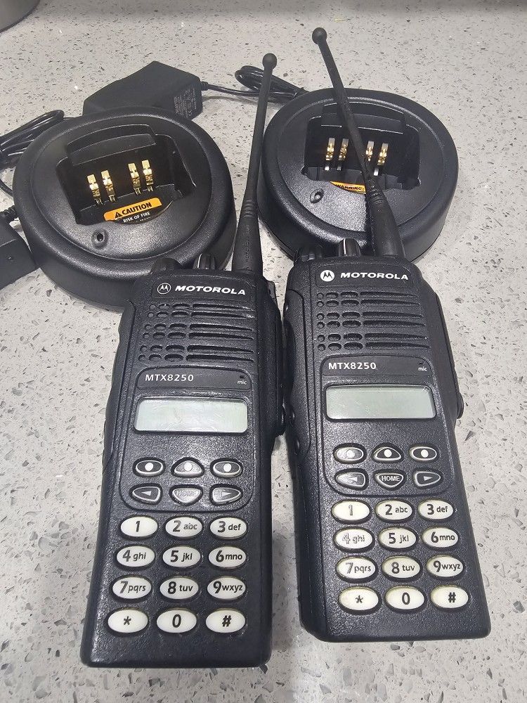 Lot of 2 MOTOROLA MTX8250 800 MHz 16CH Two Way Radios-BLack