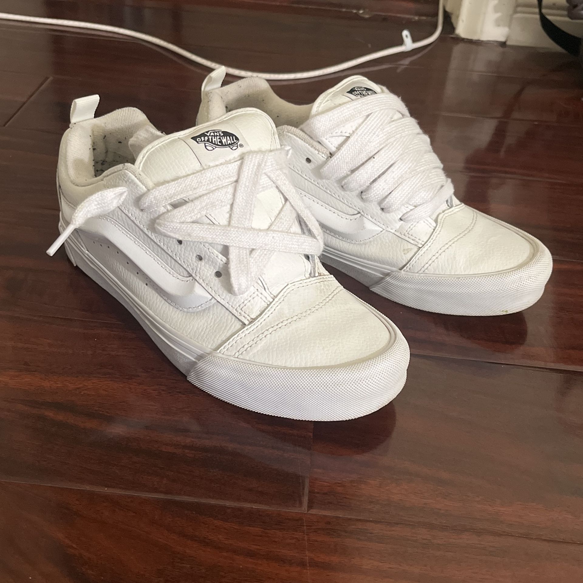 Vans Knu School