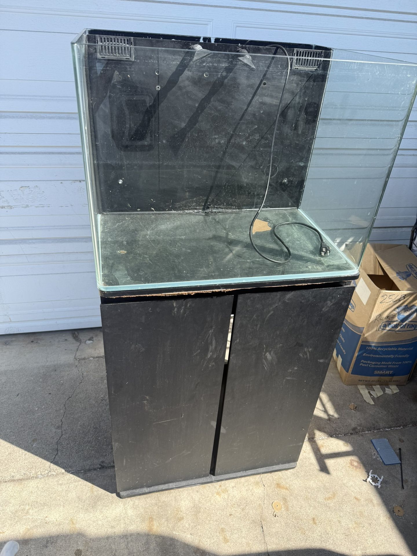 saltwater fresh water fish tank