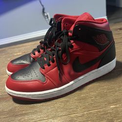Men’s Nike Mids