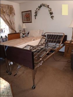 36"W Twin Adjustable Bed w.Removeable Railings & Mattress- Deltona, FL Pickup