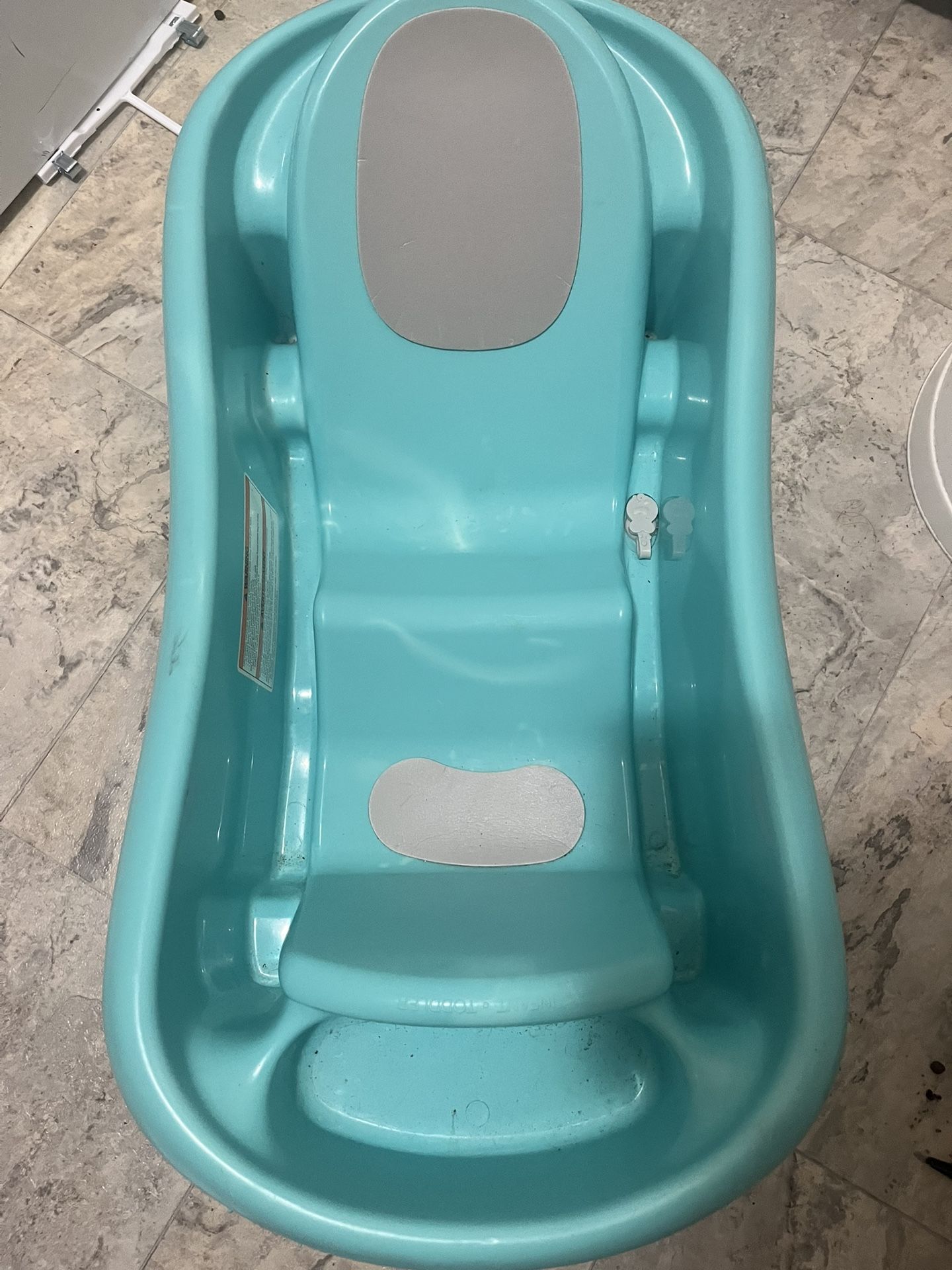 Bath Tub First Year With Sling For Baby To Toddler