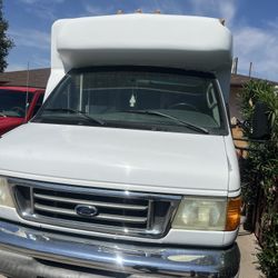 2007 Ford E-350