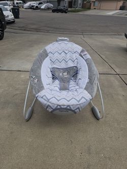 Ingenuity Automatic Baby Bouncer Gray