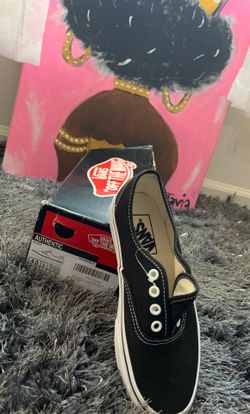 BRAND NEW VANS SIZE 5.5