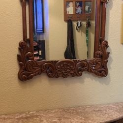 Entrance Table And Mirror