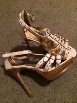 Gold/White Heels w/dangly heart