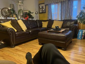 Ashley Stewart Brown Leather Sectional Livingroom Set