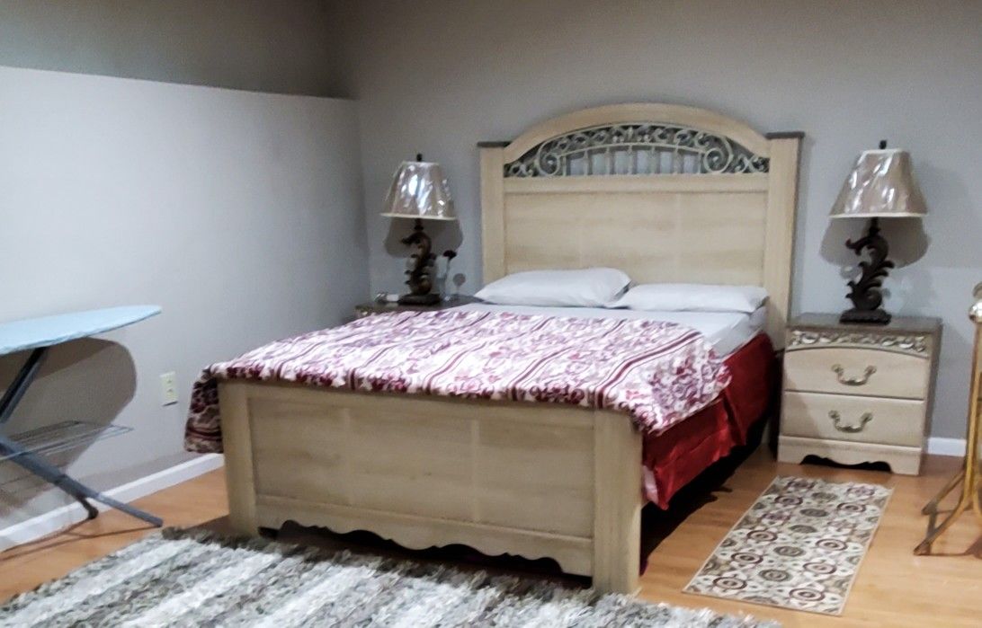 Queen Size Bedroom Set With 2 Night Stands Dresser With Mirror Chest Box Spring Matress Everything Including Firm Price
