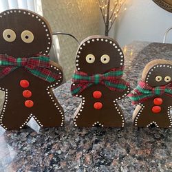 GINGERBREAD MAN SET OF 3 UNIQUE WOODEN CHRISTMAS SET OBO