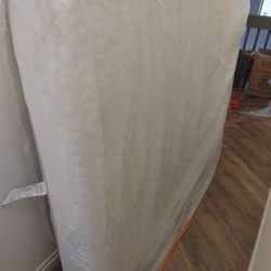 Eight Sleep Memory Foam Mattress w/ Washable Purple Cover (MSRP: $599)