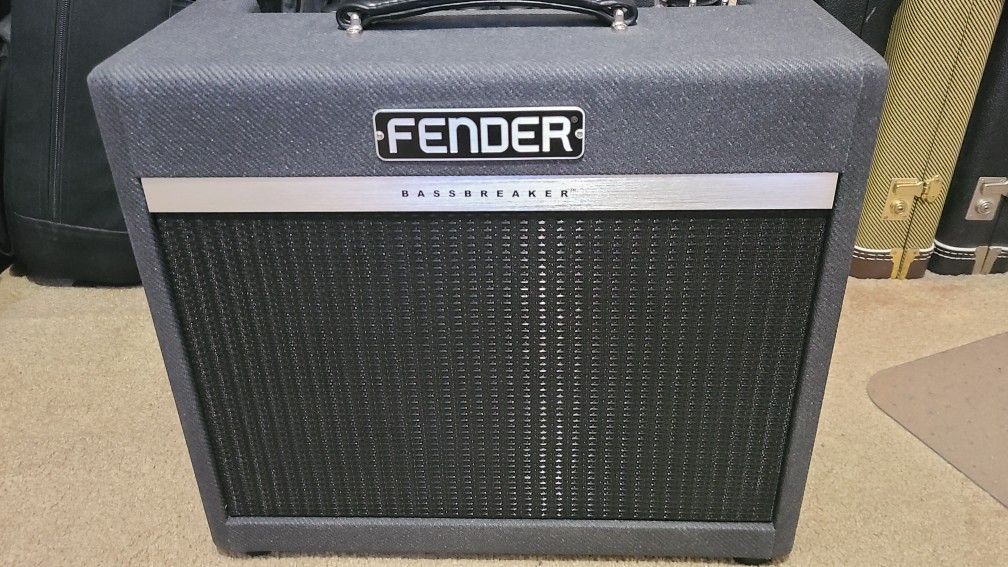 Fender Bassbreaker 15 - Guitar Amp
