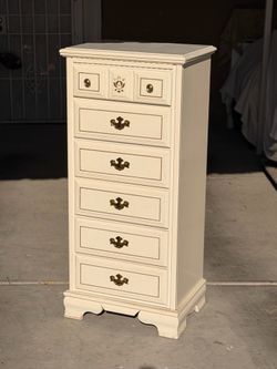 Bassett Vintage 6-Drawer Solid Wood Tall Dresser