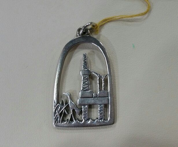 James avery hotsell oil derrick charm