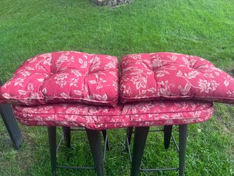 Outdoor patio cushion set