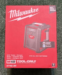 Milwaukee M18 Lithium-Ion Cordless Jobsite Radio/Charger