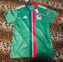 SELECCION MEXICANA SOCCER JERSEY MEXICO $45. CASH PLEASE!!